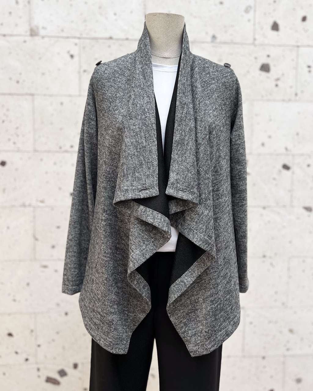 Cardigan cruzado gris