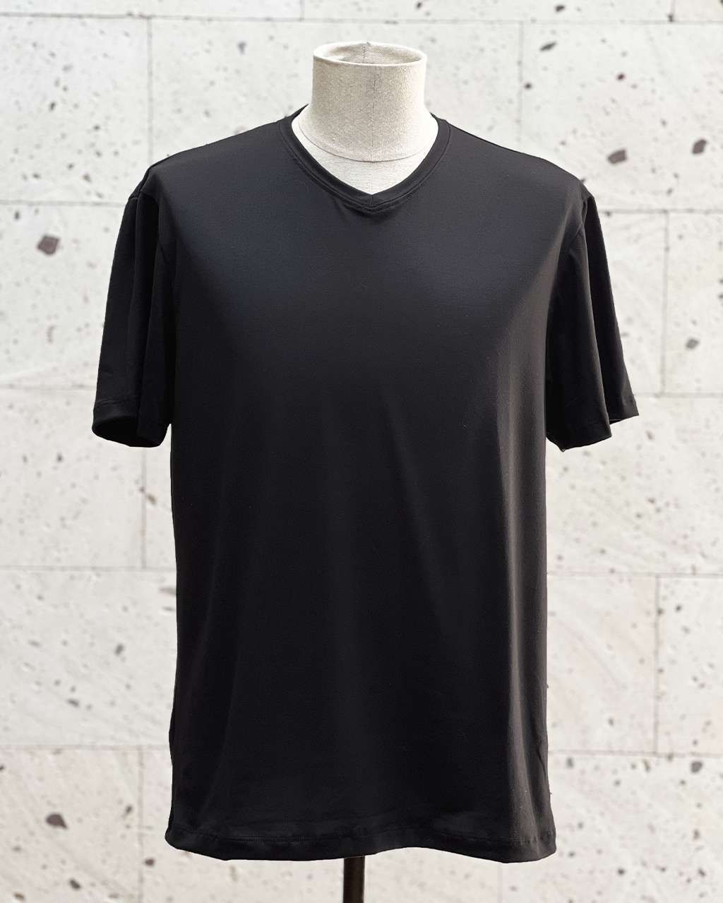 Polera Hombre cuello V negro